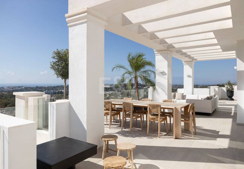 Penthouse duplex de luxe exclusif avec vue panoramique spectaculaire à Aloha.