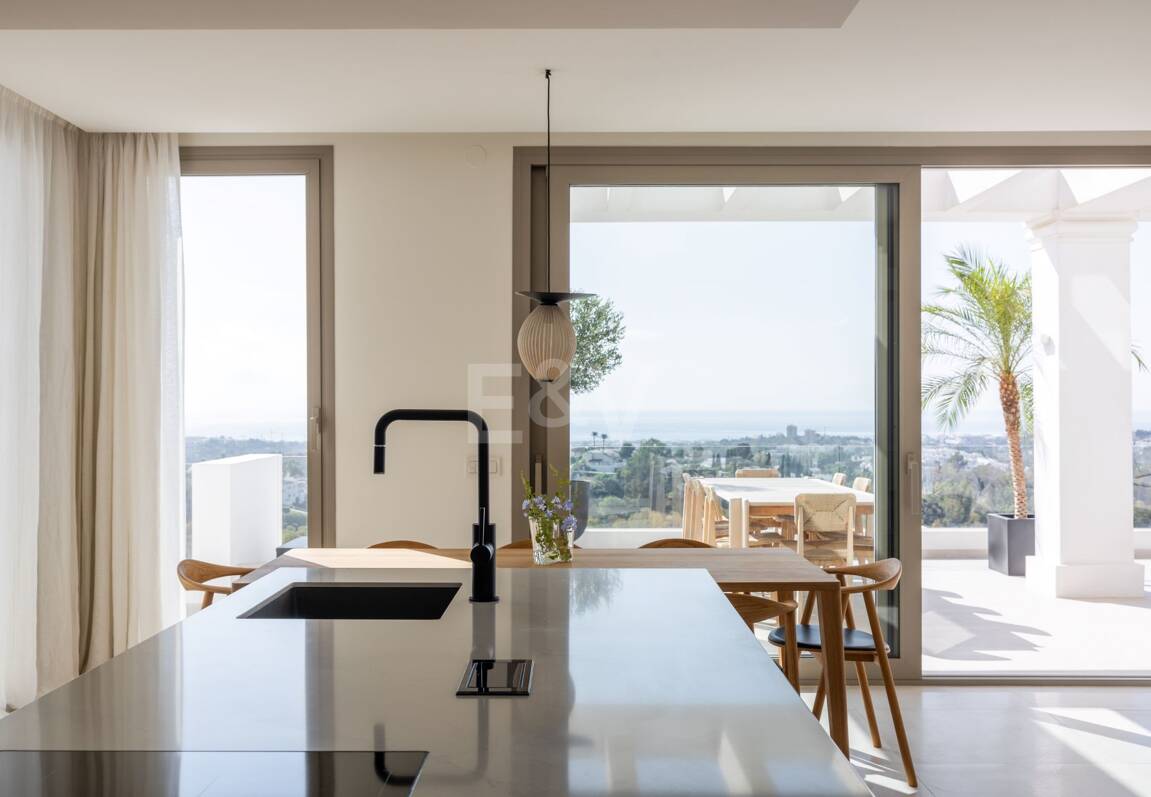 Penthouse duplex de luxe exclusif avec vue panoramique spectaculaire à Aloha.