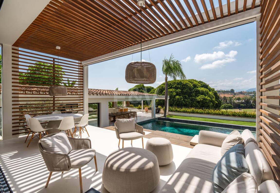 Luxusvilla im exklusiven Los Naranjos Golf Valley von Nueva Andalucía