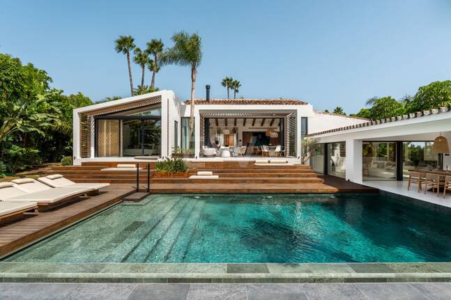 Luxusvilla im exklusiven Los Naranjos Golf Valley von Nueva Andalucía