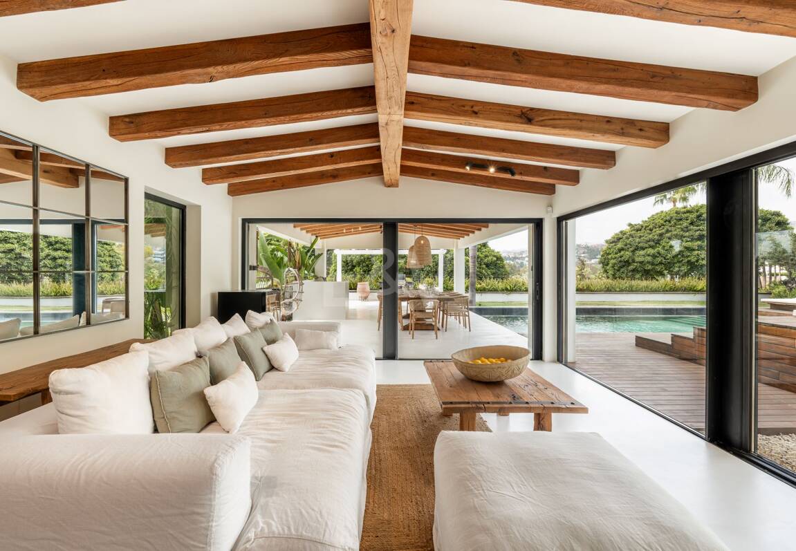 Luxusvilla im exklusiven Los Naranjos Golf Valley von Nueva Andalucía