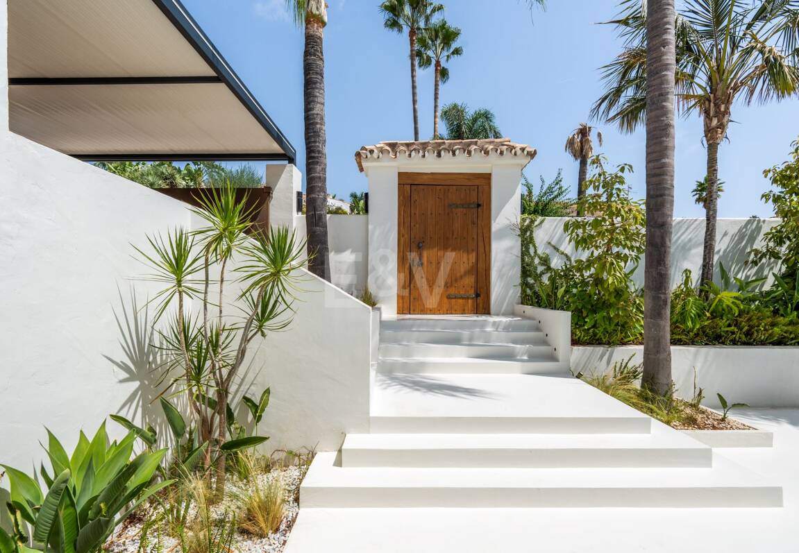 Luxusvilla im exklusiven Los Naranjos Golf Valley von Nueva Andalucía