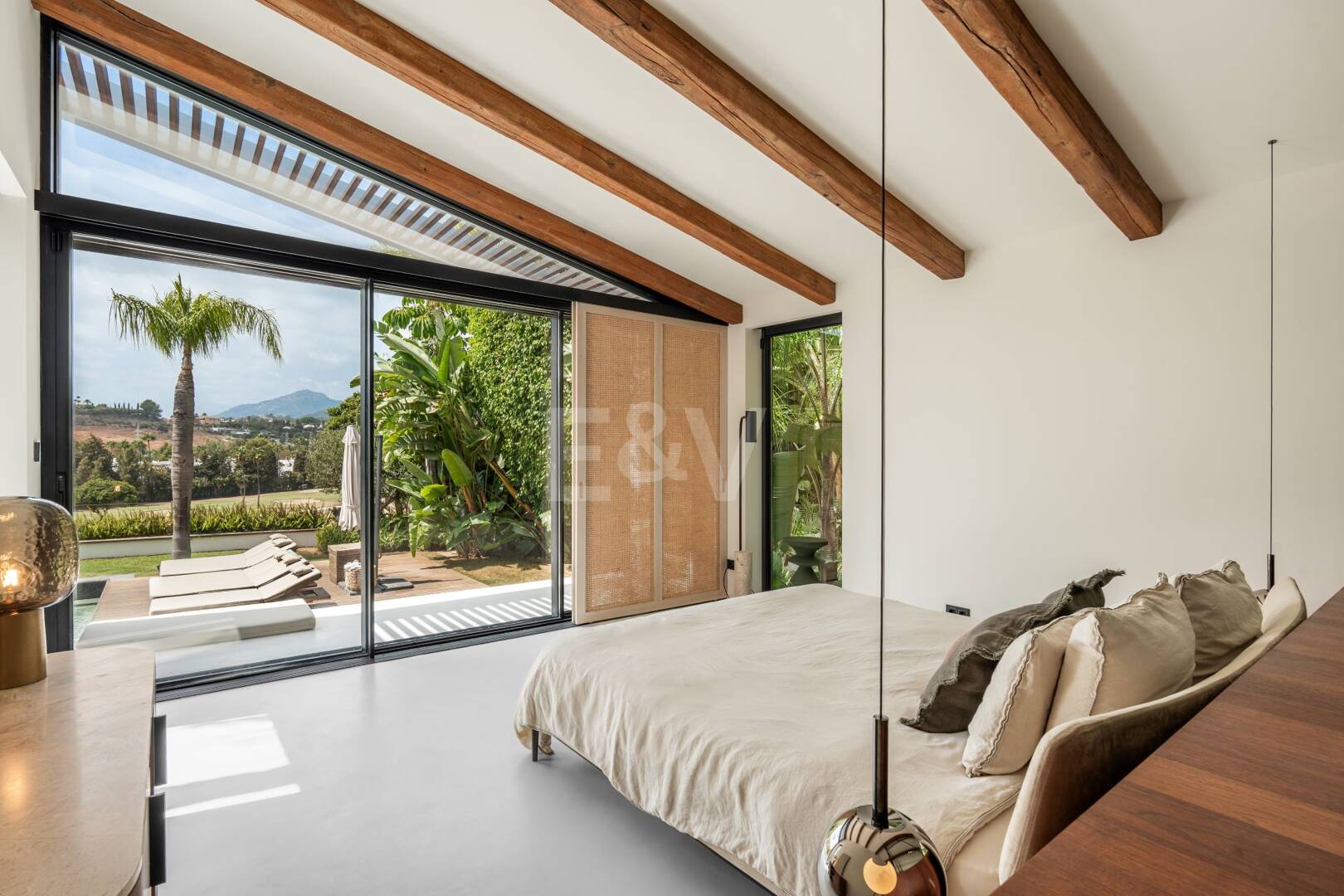 Luxusvilla im exklusiven Los Naranjos Golf Valley von Nueva Andalucía