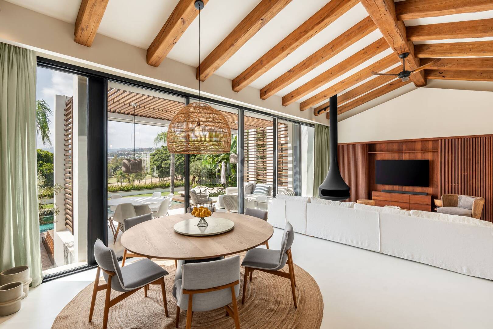 Luxusvilla im exklusiven Los Naranjos Golf Valley von Nueva Andalucía