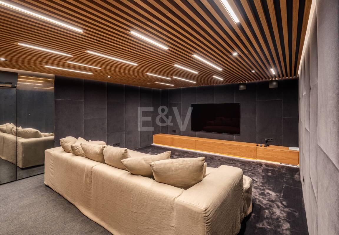 Luxusvilla im exklusiven Los Naranjos Golf Valley von Nueva Andalucía