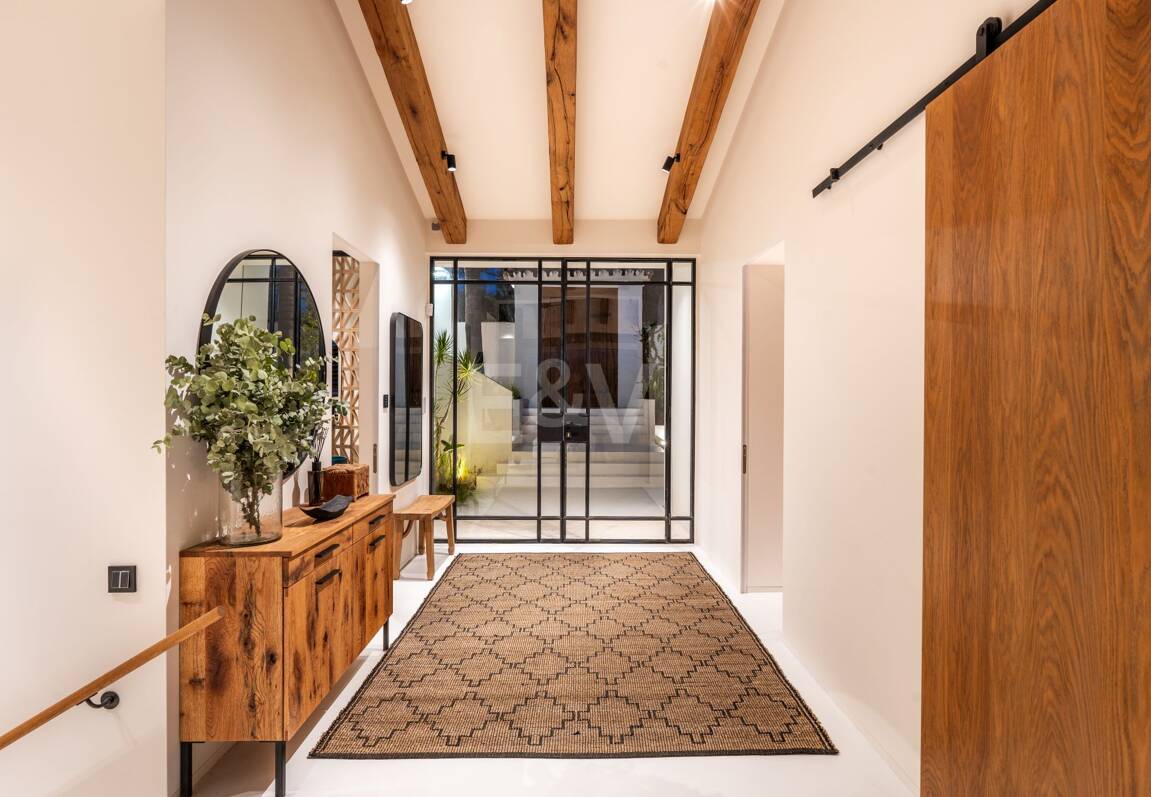 Luxusvilla im exklusiven Los Naranjos Golf Valley von Nueva Andalucía