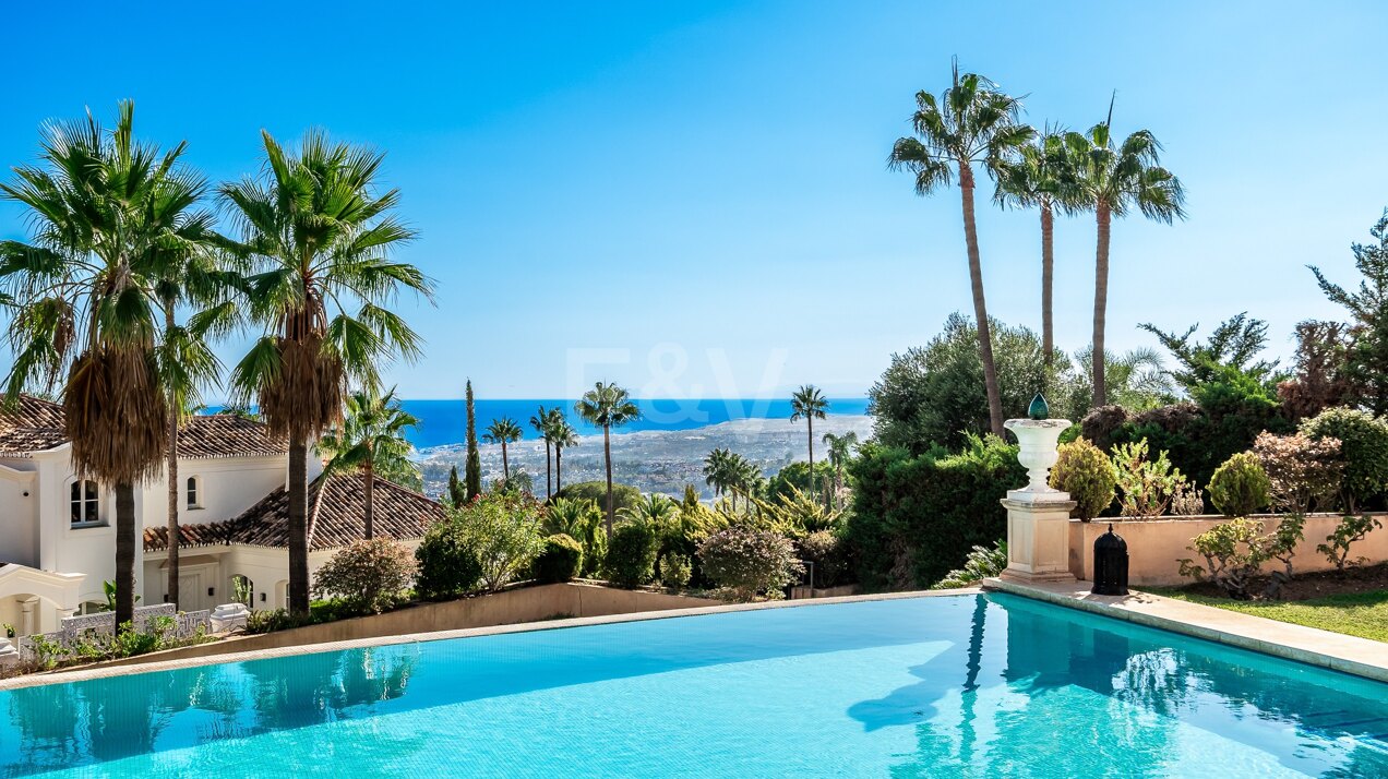 Villa exceptionnelle à Sierra Blanca avec des vues panoramiques imprenables sur la mer