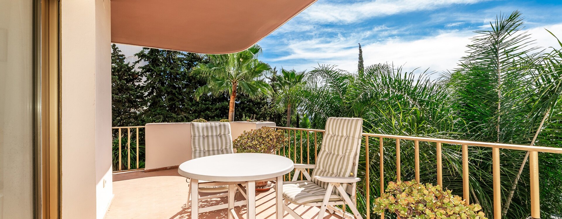 Helles 2-Schlafzimmer-Apartment im Herzen von Puerto Banús