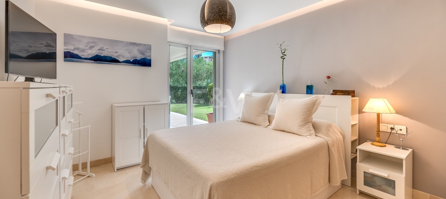 Spacious Garden Apartment in the Exclusive Urbanisation of La Reserva de Alcuzcuz
