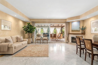 Przestronne Townhouse Blisko plaży z prywatnym basenem w Lomas de Puente Romano