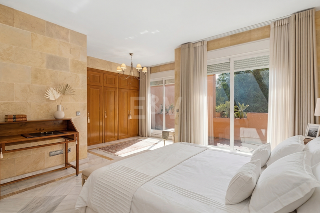 Przestronne Townhouse Blisko plaży z prywatnym basenem w Lomas de Puente Romano