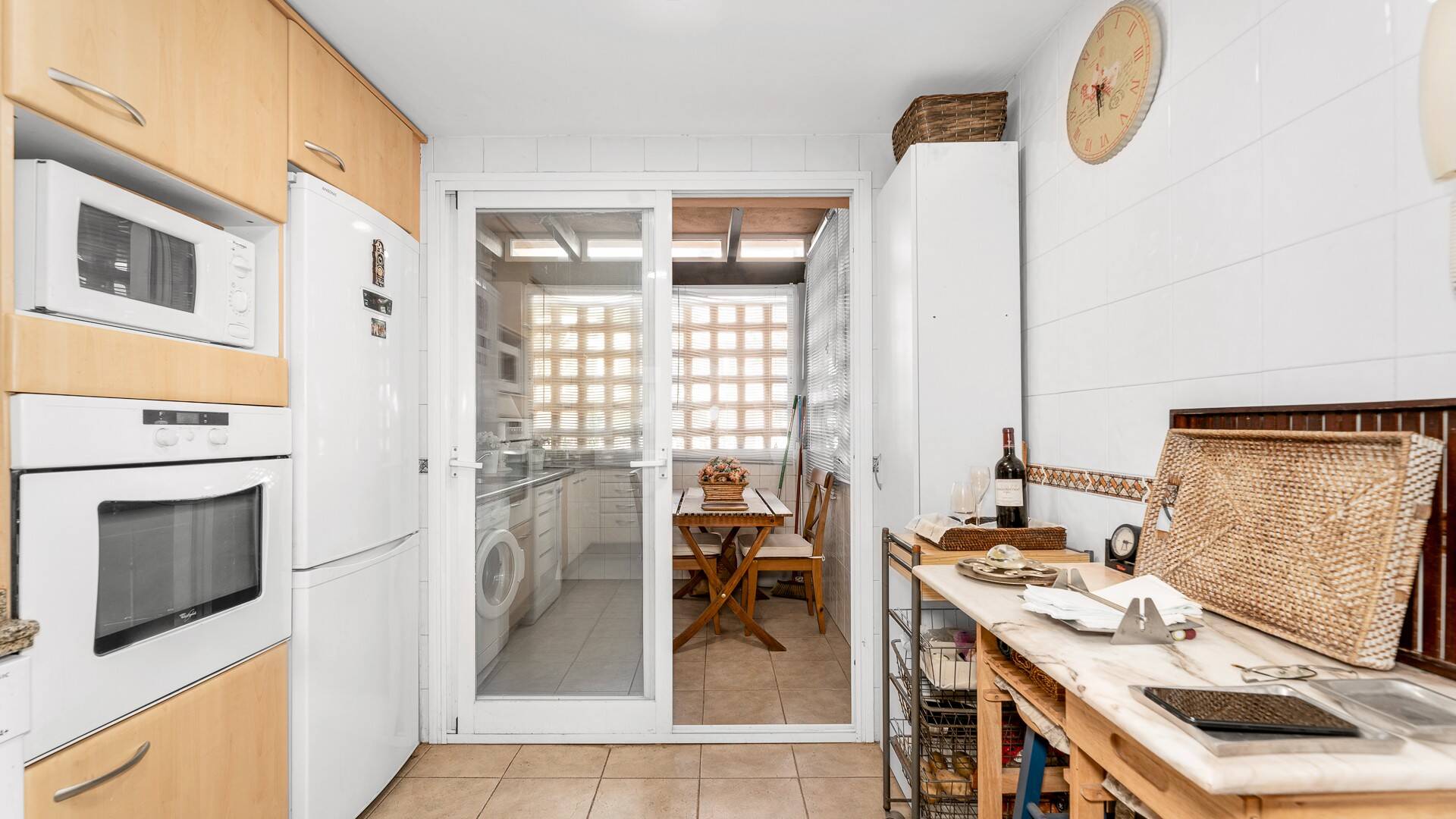 Spacieuse maison de ville près de la BEach avec piscine privée