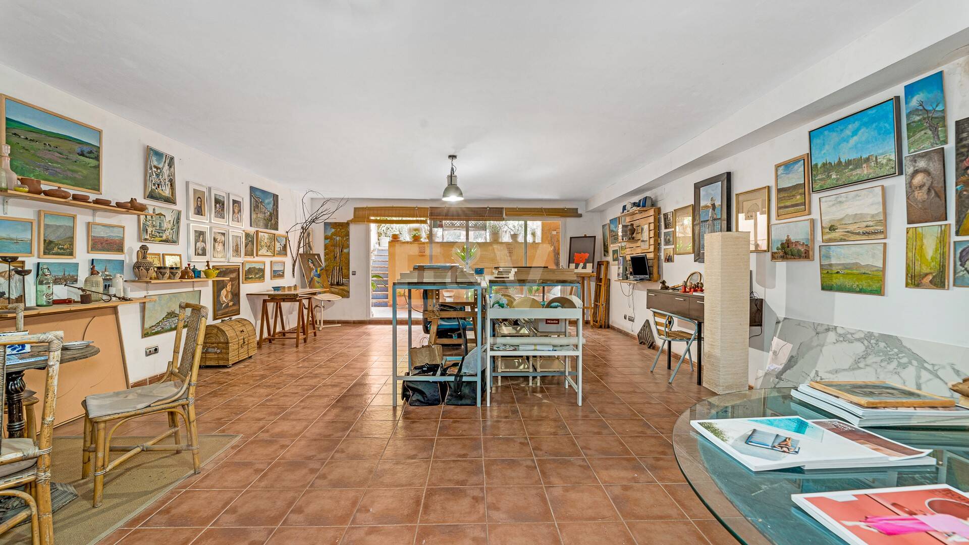 Spacieuse maison de ville près de la BEach avec piscine privée