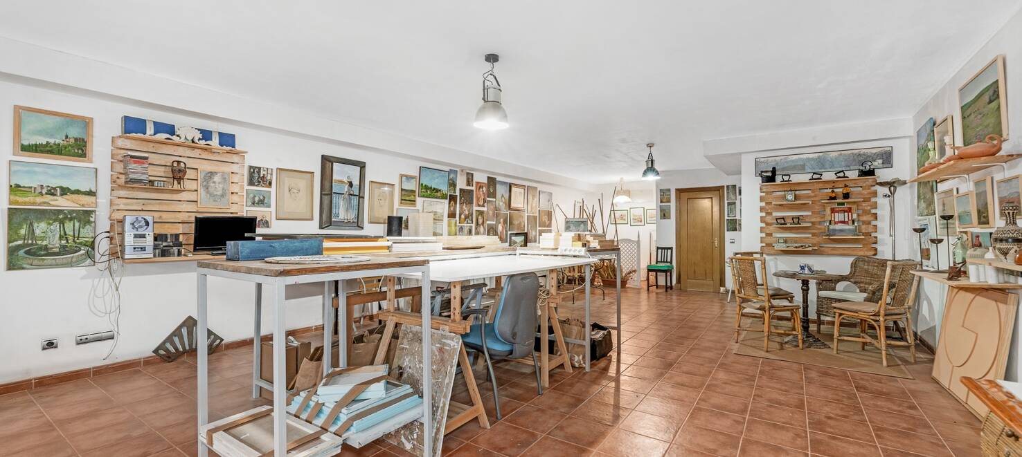 Spacious Townhouse Close to the Beach with Private Pool in Lomas de Puente Romano