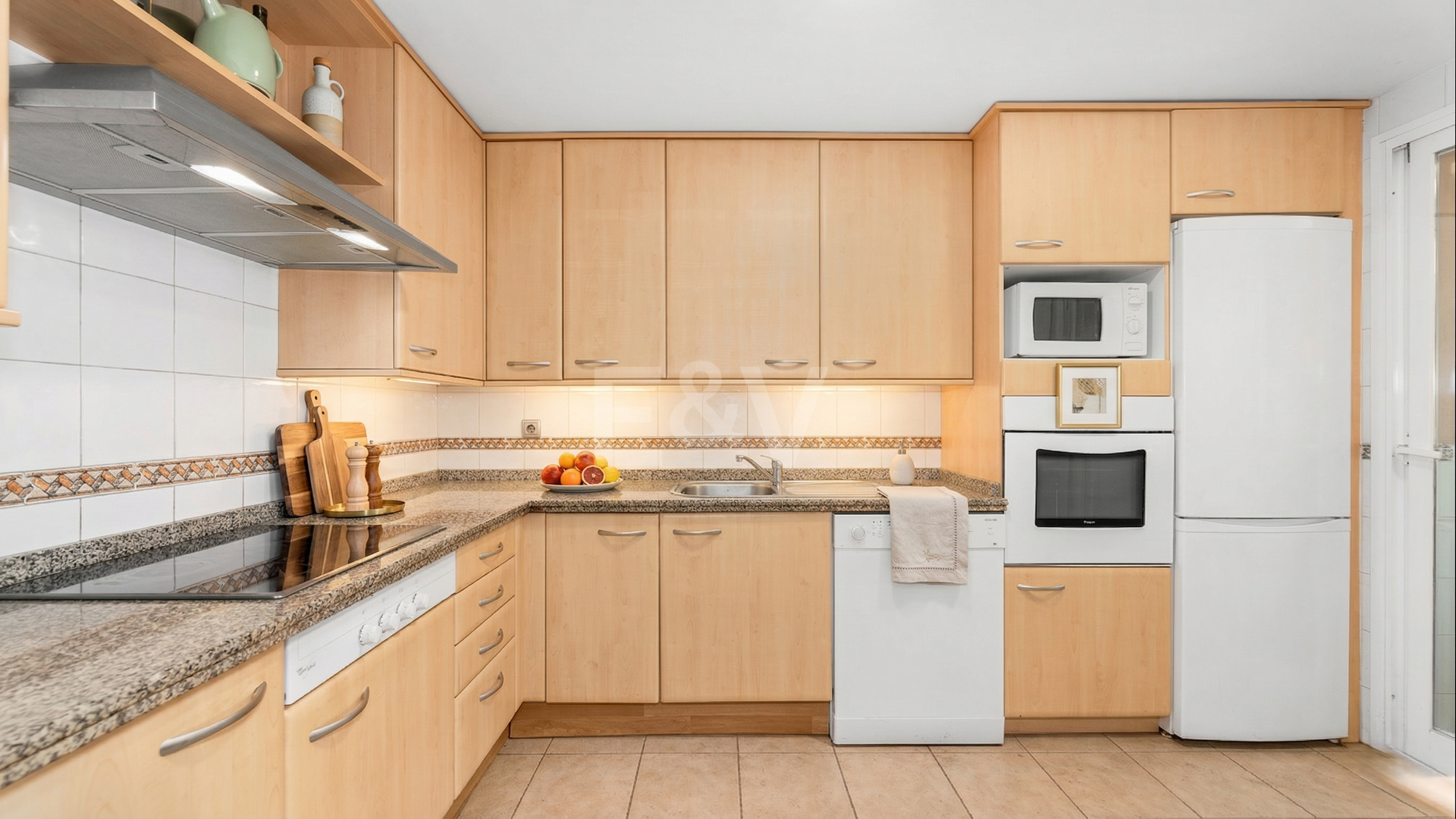Przestronne Townhouse Blisko plaży z prywatnym basenem w Lomas de Puente Romano