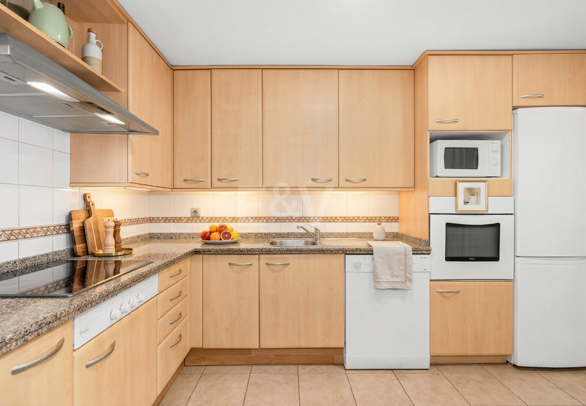 Przestronne Townhouse Blisko plaży z prywatnym basenem w Lomas de Puente Romano