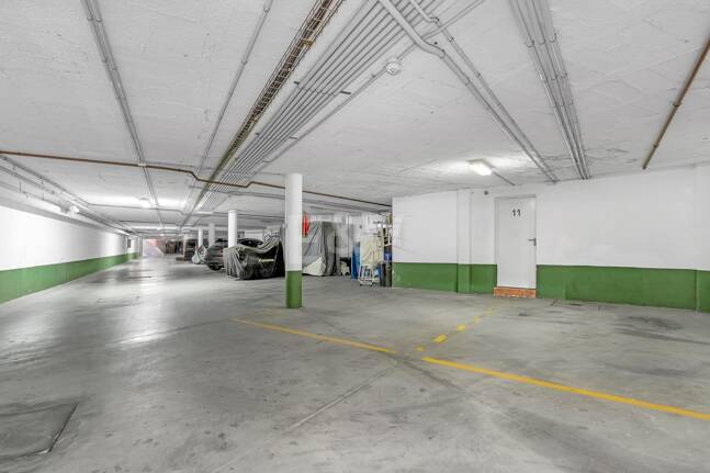 Spacieuse maison de ville près de la BEach avec piscine privée