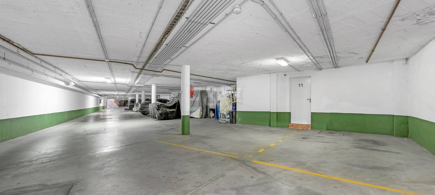 Spacious Townhouse Close to the Beach with Private Pool in Lomas de Puente Romano