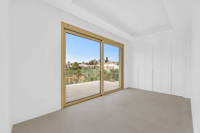 Duplex-Penthouse mit Rooftop-Plunge-Pool und Panoramablick auf das Meer