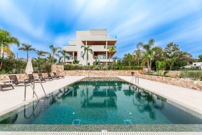 Duplex-Penthouse mit Rooftop-Plunge-Pool und Panoramablick auf das Meer