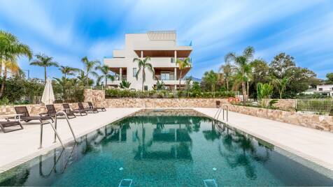 Duplex Penthouse with Rooftop Plunge Pool and Sea Views