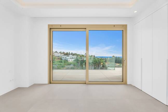 Duplex-Penthouse mit Rooftop-Plunge-Pool und Panoramablick auf das Meer