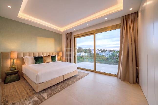 Duplex Penthouse w Benalus z Rooftop Plunge Pool i widoki na morze
