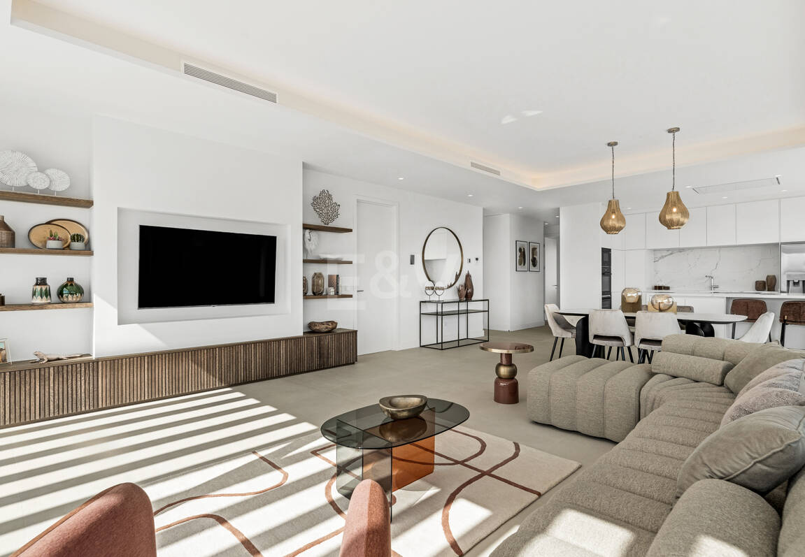 Duplex-Penthouse mit Rooftop-Plunge-Pool und Panoramablick auf das Meer