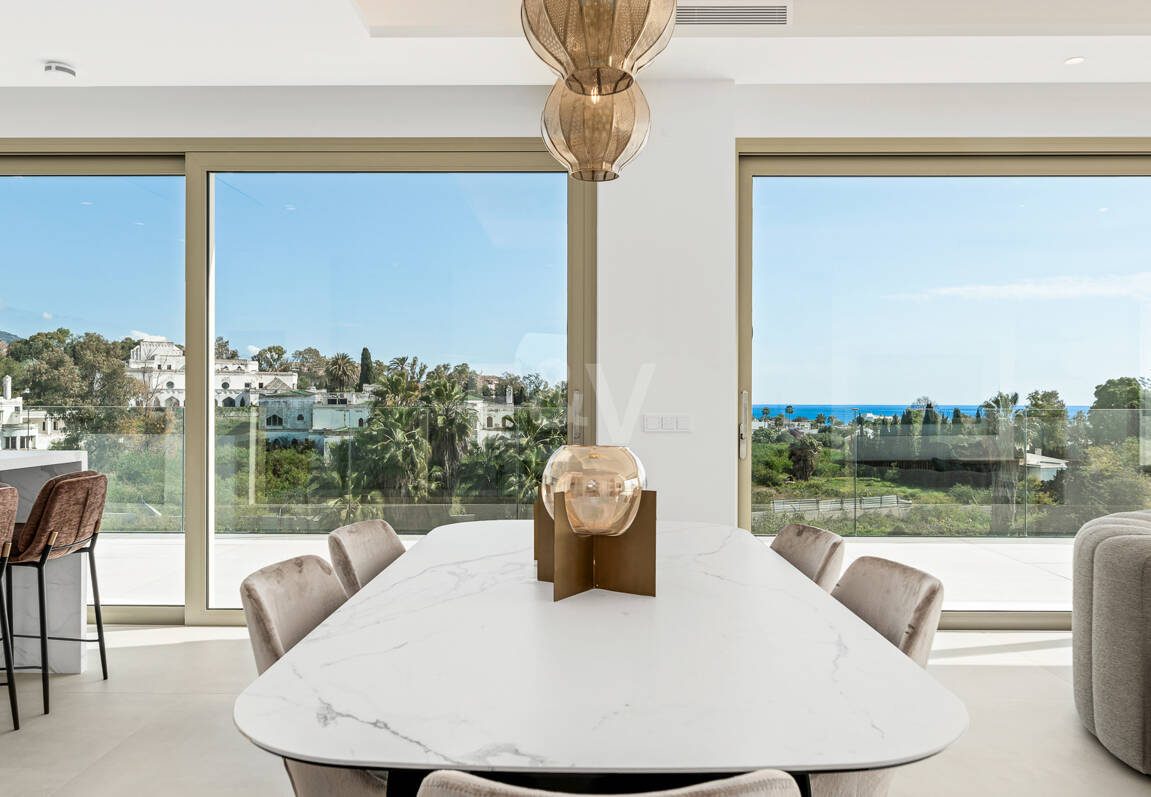 Duplex-Penthouse mit Rooftop-Plunge-Pool und Panoramablick auf das Meer