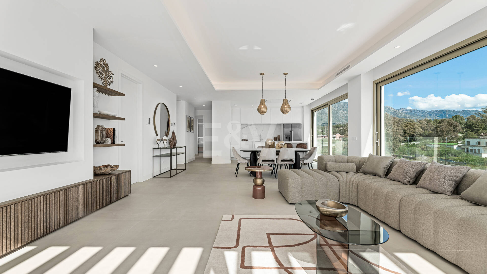 Duplex-Penthouse mit Rooftop-Plunge-Pool und Panoramablick auf das Meer