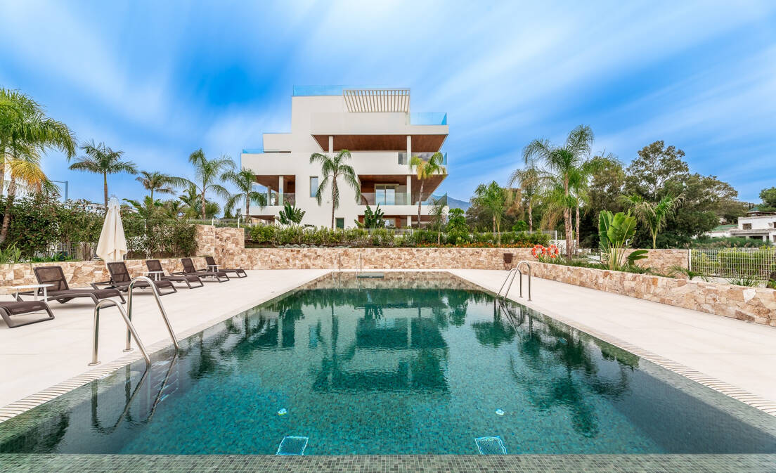 Duplex Penthouse with Rooftop Plunge Pool and Sea Views