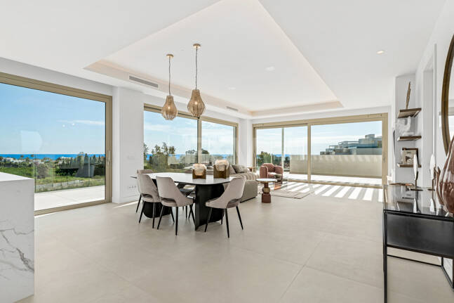 Duplex-Penthouse mit Rooftop-Plunge-Pool und Panoramablick auf das Meer