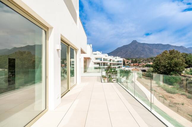 Duplex-Penthouse mit Rooftop-Plunge-Pool und Panoramablick auf das Meer