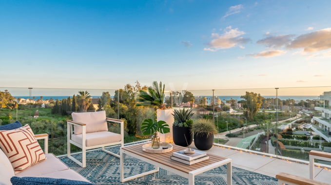 Duplex Penthouse in Benalus with Rooftop Plunge Pool and Sea Views