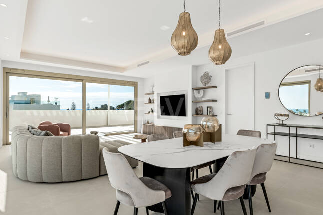 Duplex-Penthouse mit Rooftop-Plunge-Pool und Panoramablick auf das Meer