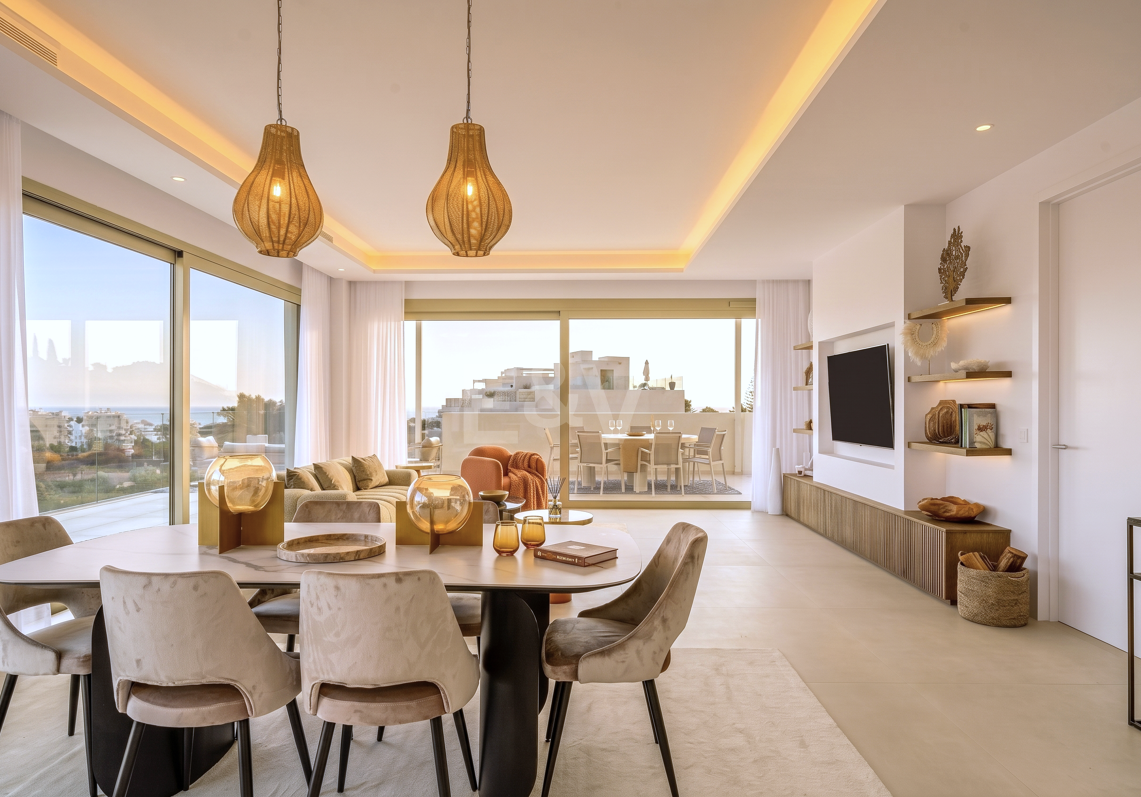 Duplex Penthouse w Benalus z Rooftop Plunge Pool i widoki na morze