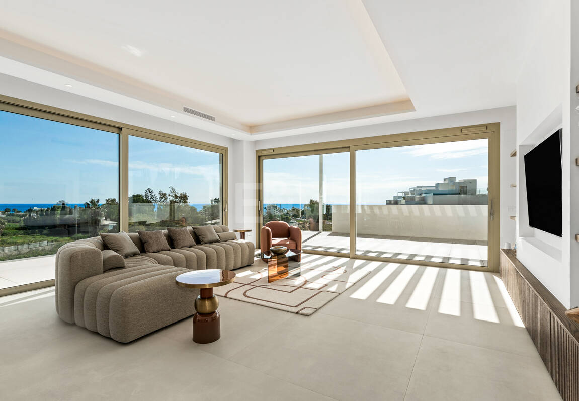 Duplex-Penthouse mit Rooftop-Plunge-Pool und Panoramablick auf das Meer