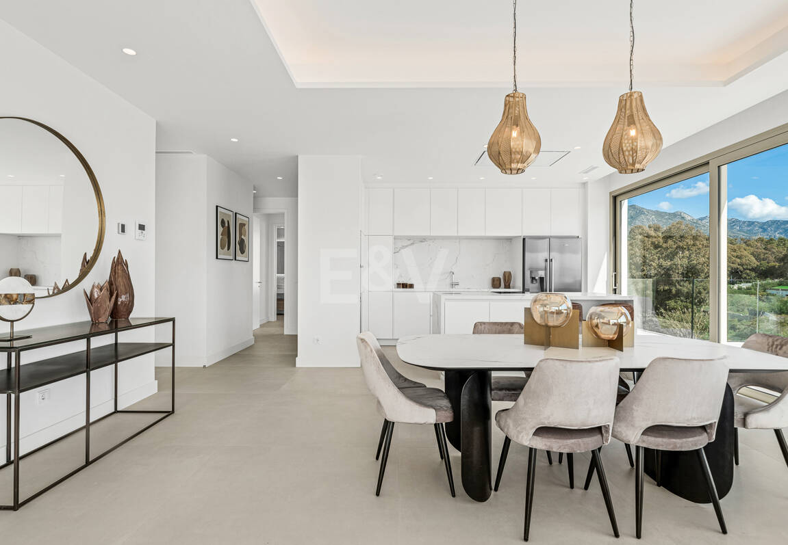 Duplex-Penthouse mit Rooftop-Plunge-Pool und Panoramablick auf das Meer