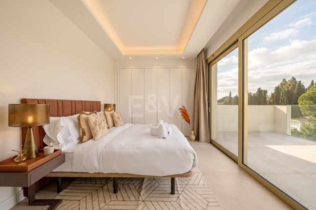 Duplex Penthouse w Benalus z Rooftop Plunge Pool i widoki na morze