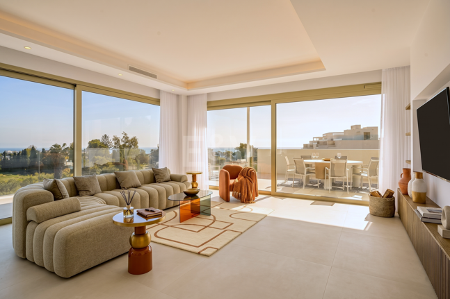 Duplex Penthouse w Benalus z Rooftop Plunge Pool i widoki na morze