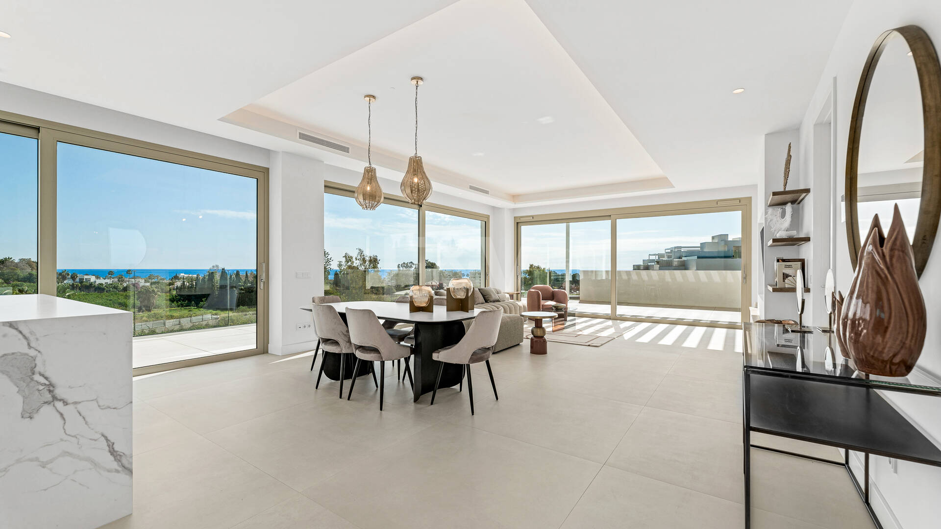 Duplex-Penthouse mit Rooftop-Plunge-Pool und Panoramablick auf das Meer