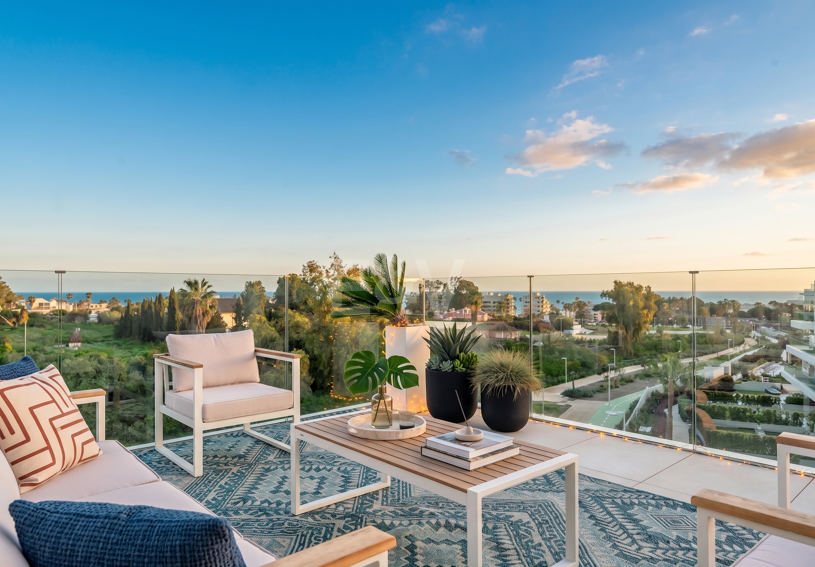 Duplex Penthouse w Benalus z Rooftop Plunge Pool i widoki na morze