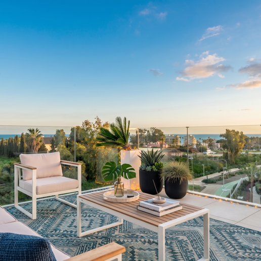 Duplex Penthouse w Benalus z Rooftop Plunge Pool i widoki na morze