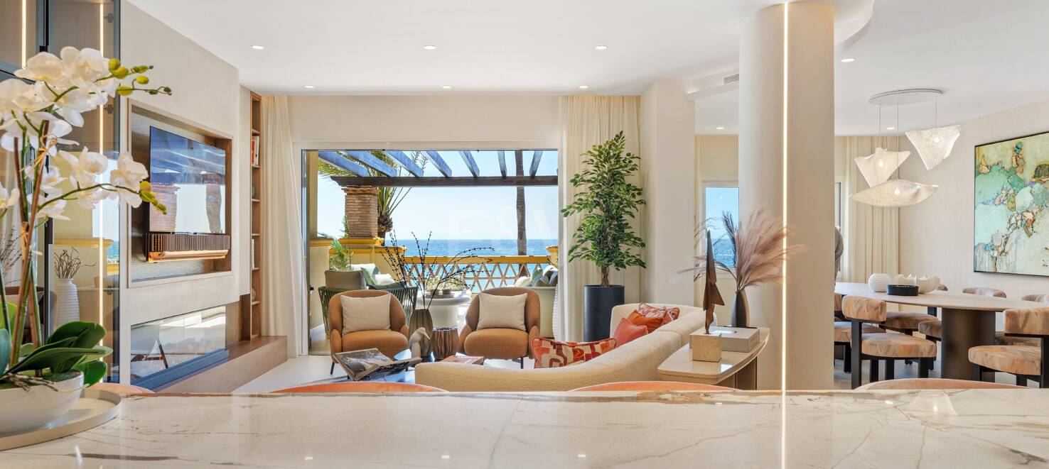 Lyxig Frontline Beach Lägenhet med panoramautsikt över havet i exklusiv gemenskap Rio Real Playa