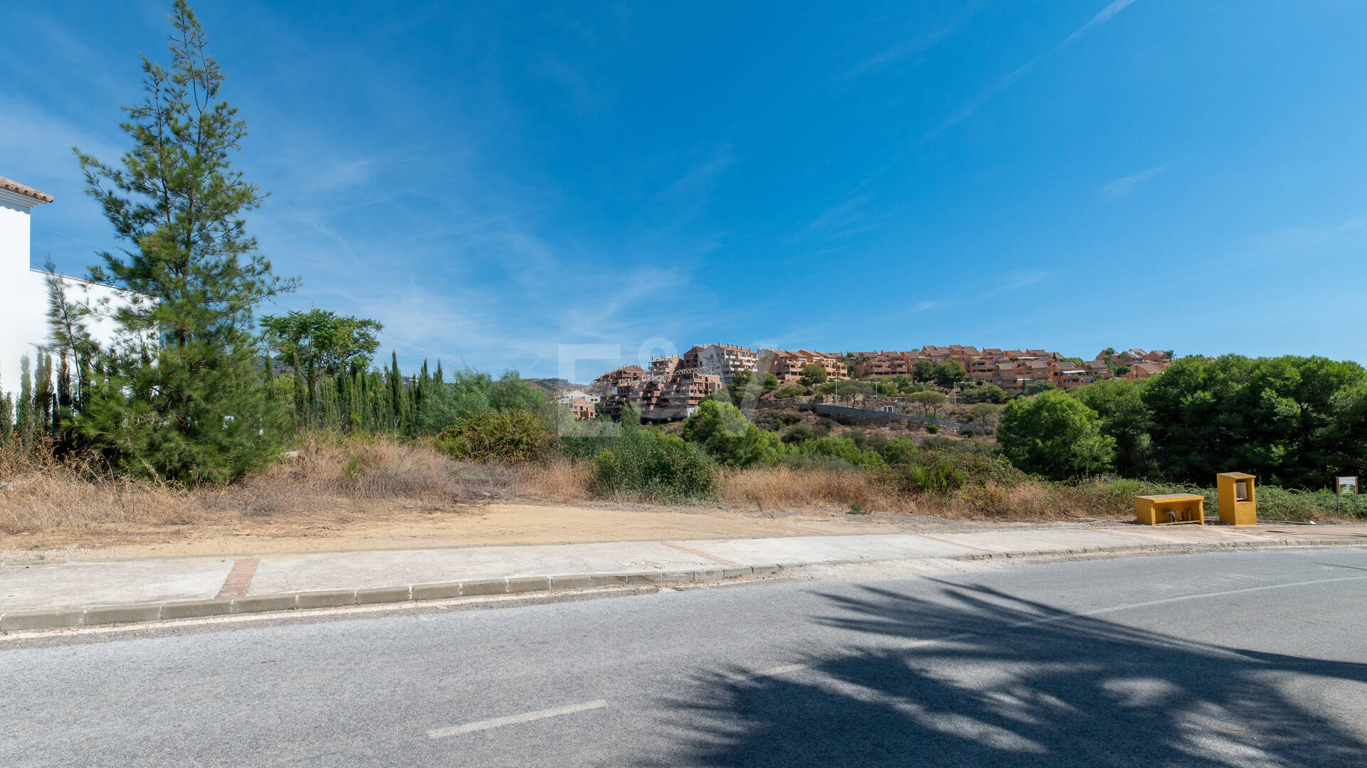 Terrain à Elviria avec Villa Projet en première ligne de Santa María Golf