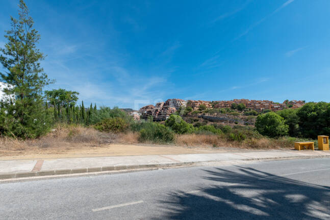 Grundstück mit Bauprojekt in erster Linie am Golfplatz Santa María