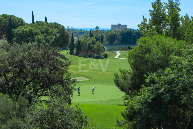 Grundstück mit Bauprojekt in erster Linie am Golfplatz Santa María