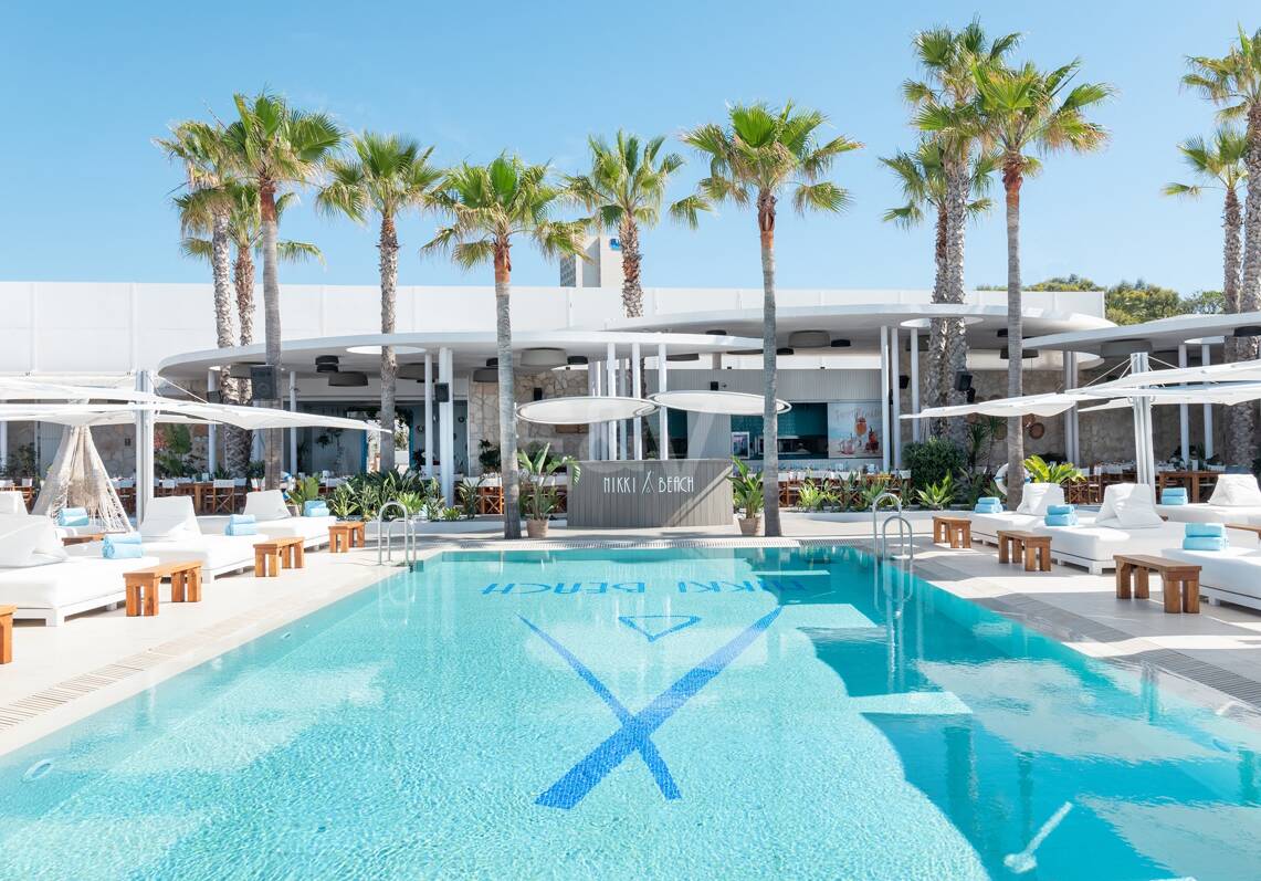 Terreno con Proyecto de Villa en Elviria, en Primera Línea de Golf en Santa María