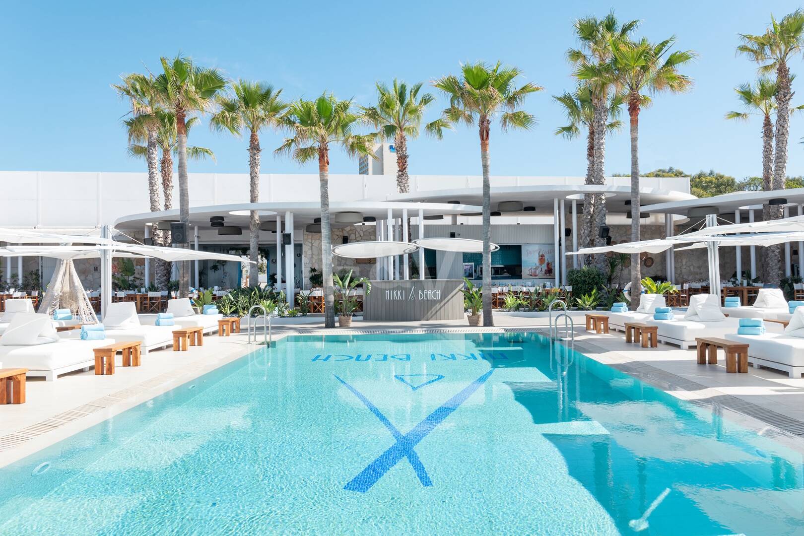 Terrain à Elviria avec Villa Projet en première ligne de Santa María Golf