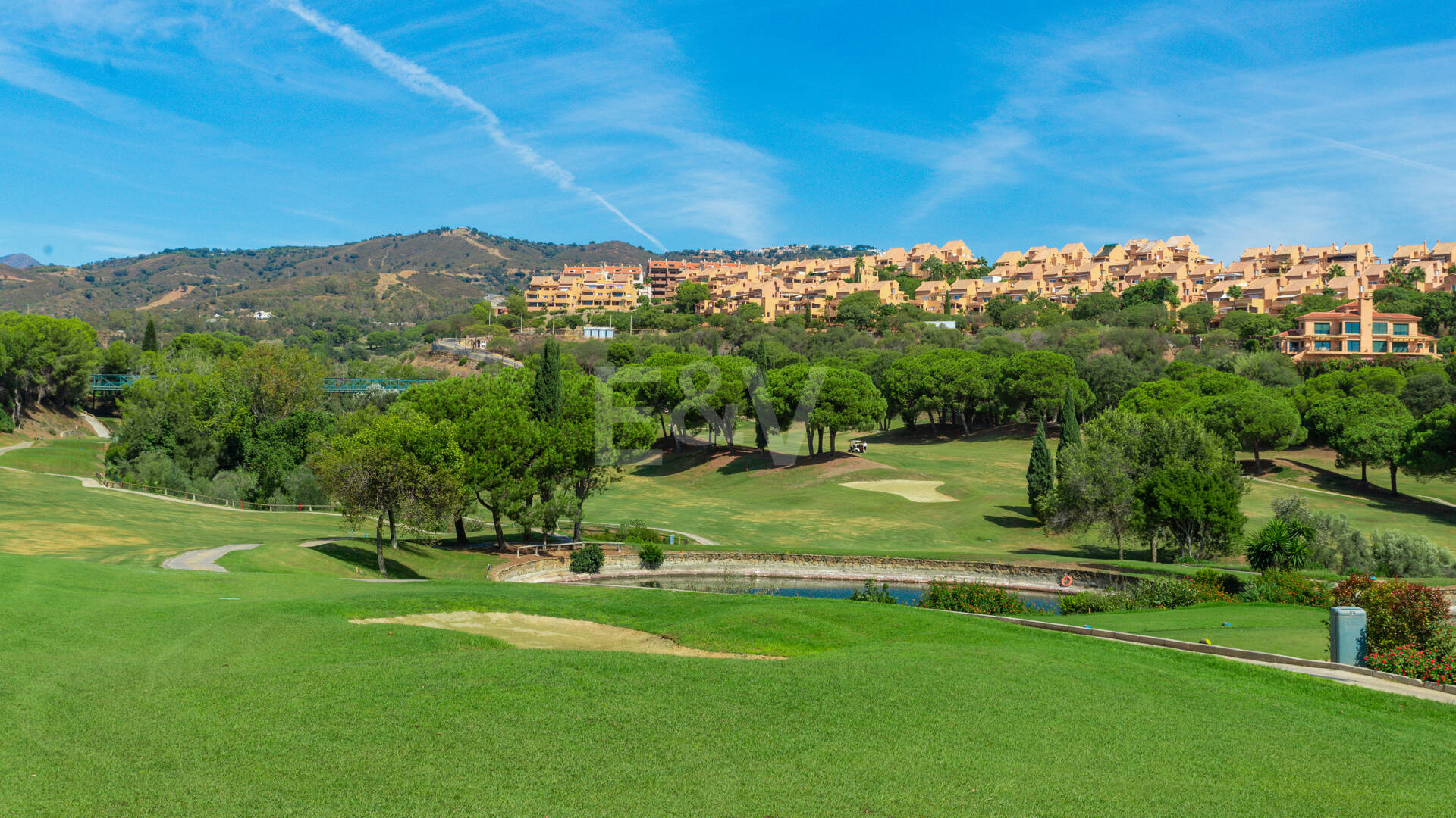 Terrain à Elviria avec Villa Projet en première ligne de Santa María Golf